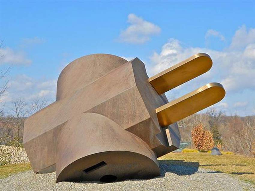 Claes Oldenburg: Giant Three Way Plug. 1970. todo sobre el arte pop: características, obras y artistas. Pop Art obras