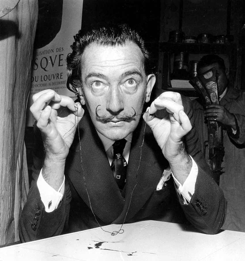 Retrato de Salvador Dalí. Artista Surrealista del Siblo XX